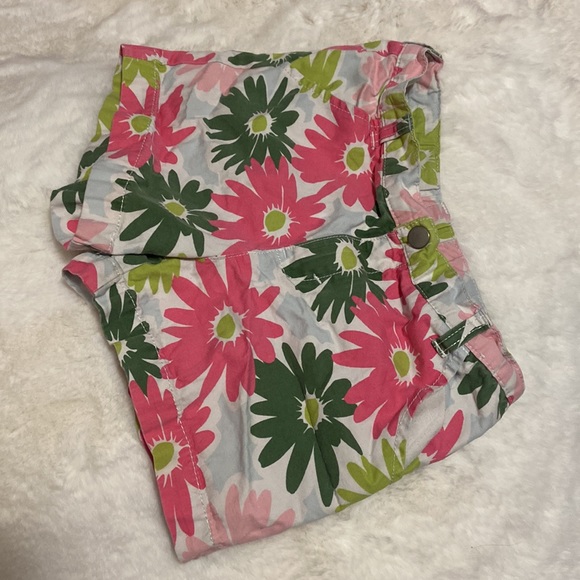 Girls Floral Shorts - Picture 4 of 4